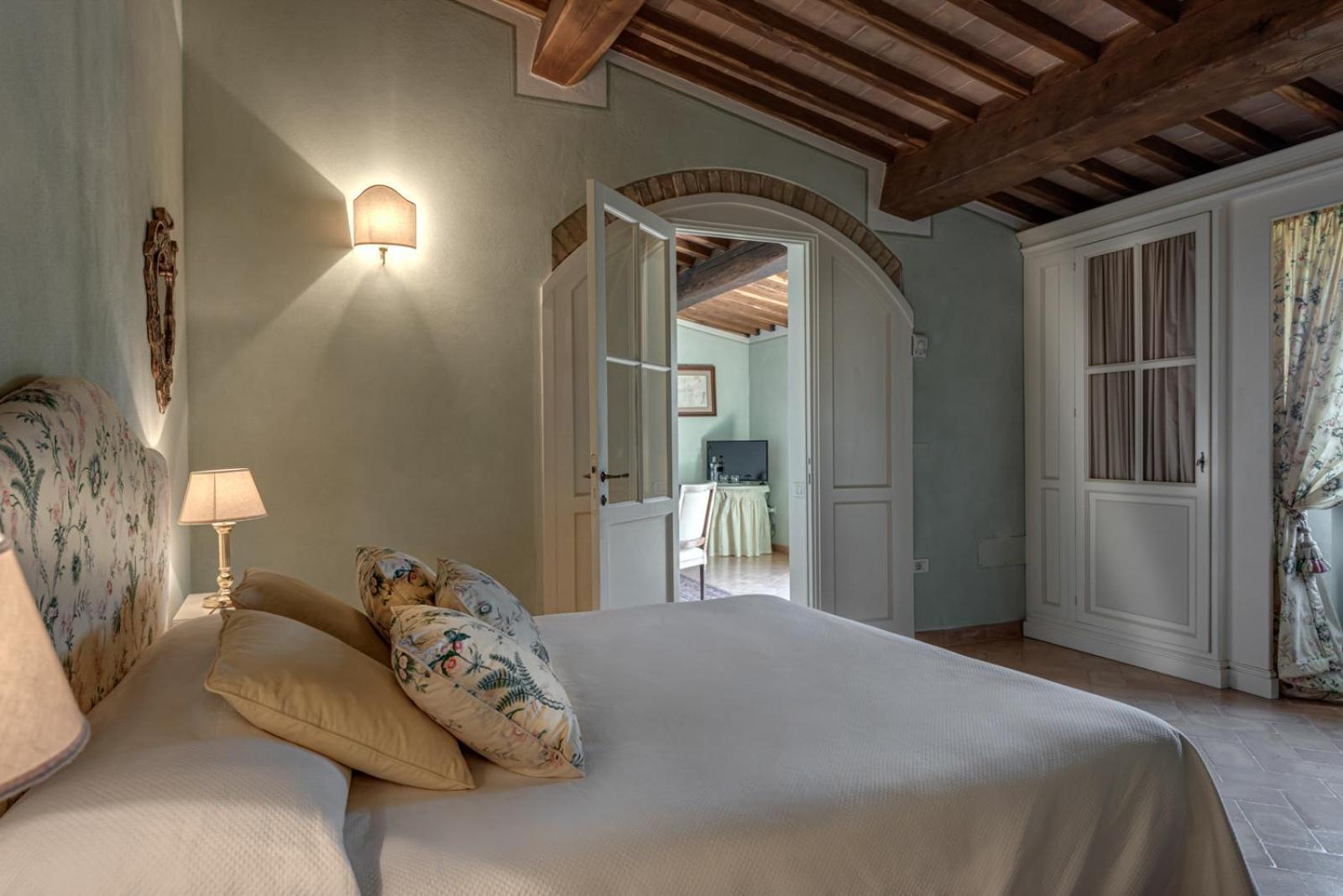 Villa Il Castagno Wine & Resort سيينا المظهر الخارجي الصورة