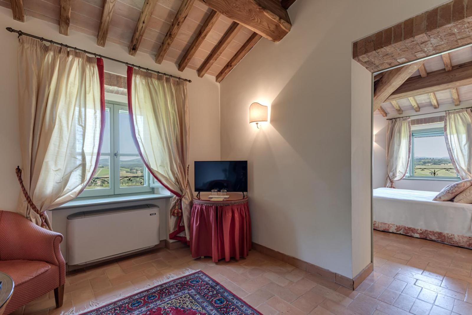 Villa Il Castagno Wine & Resort سيينا المظهر الخارجي الصورة