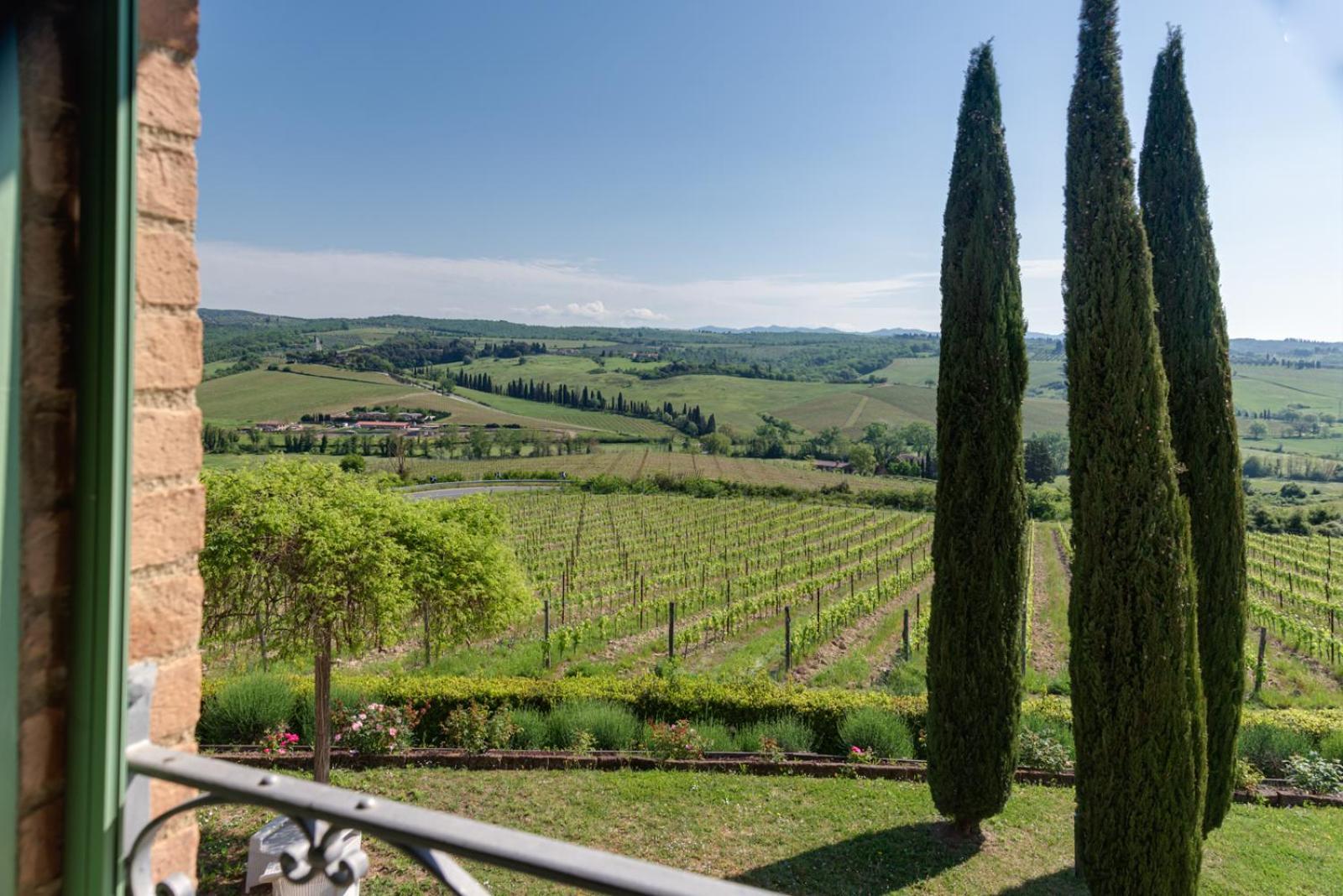 Villa Il Castagno Wine & Resort سيينا المظهر الخارجي الصورة