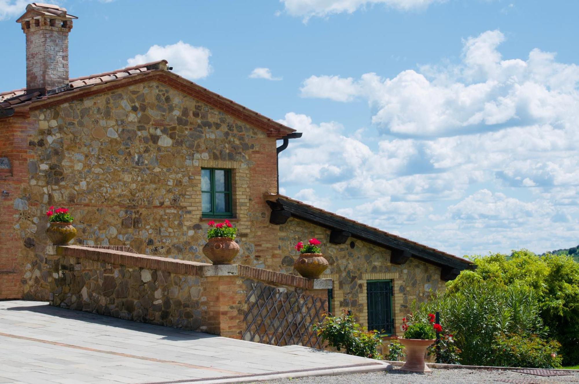Villa Il Castagno Wine & Resort سيينا المظهر الخارجي الصورة