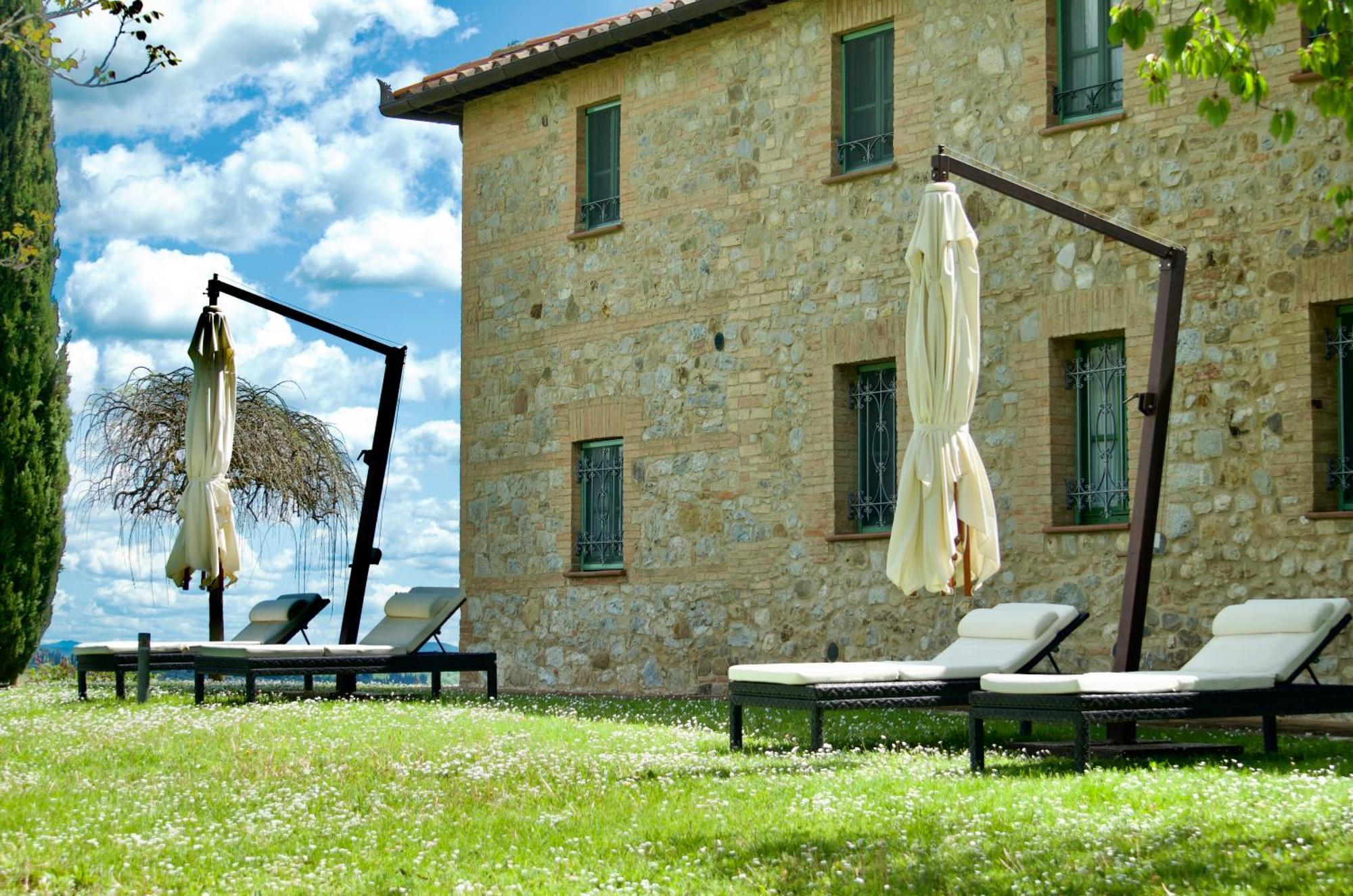 Villa Il Castagno Wine & Resort سيينا المظهر الخارجي الصورة
