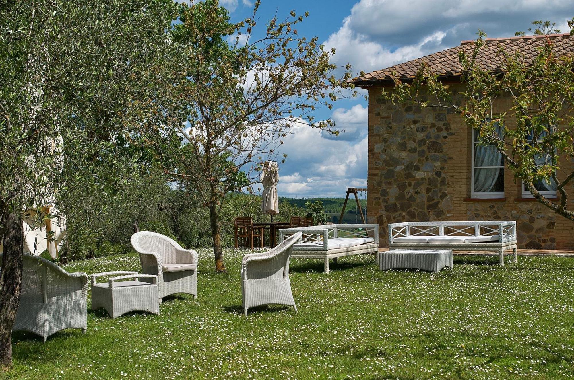 Villa Il Castagno Wine & Resort سيينا المظهر الخارجي الصورة
