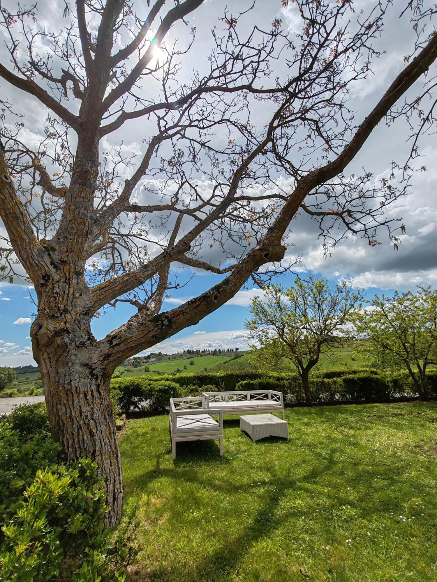 Villa Il Castagno Wine & Resort سيينا المظهر الخارجي الصورة